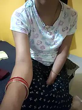 Innocent-pilla on StripChat