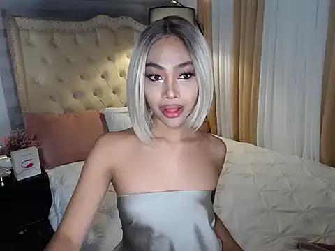 Innocent_yanixx69 on StripChat 