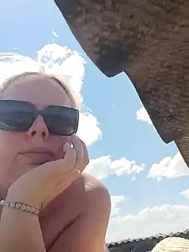 Irina3718 on StripChat 