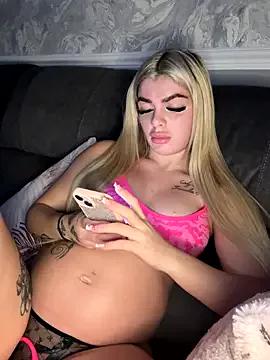 Irish_BarbieMilfx on StripChat 