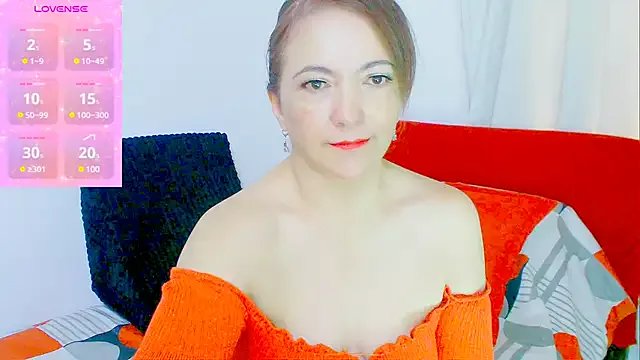 Kendraline1 on StripChat