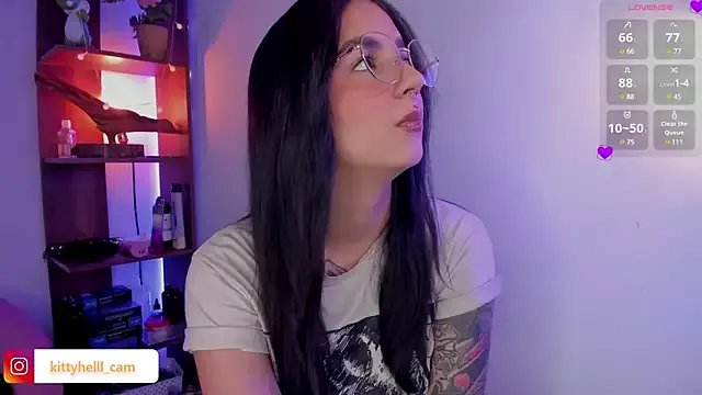 Kittyhell_cam on StripChat
