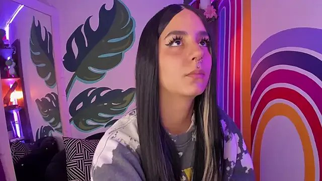 Kittyhell_cam on StripChat