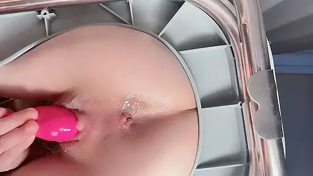 Krismil3 on StripChat