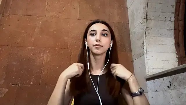 LinaMour on StripChat