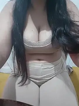 Liyan- on StripChat