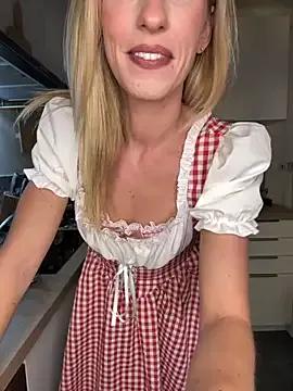 lola_tentatiion on StripChat