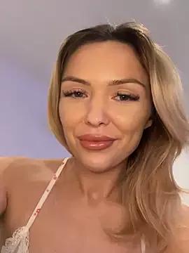 lolableux on StripChat 