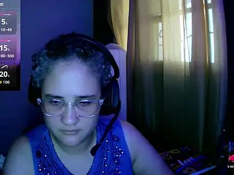 lolalicious_758 on StripChat 