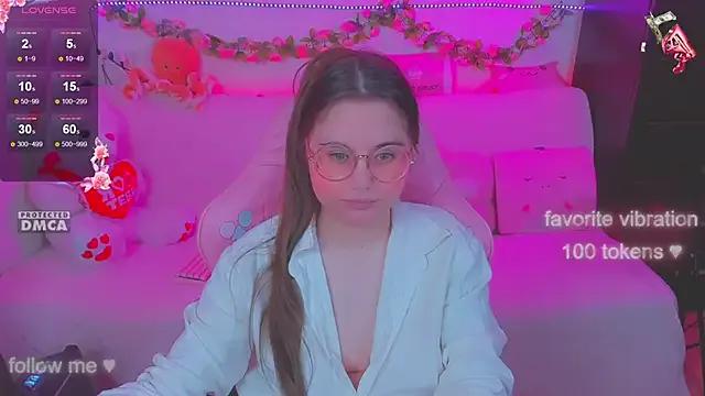 Lolisuccub on StripChat 