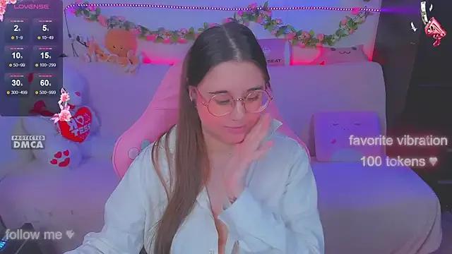 Lolisuccub on StripChat 