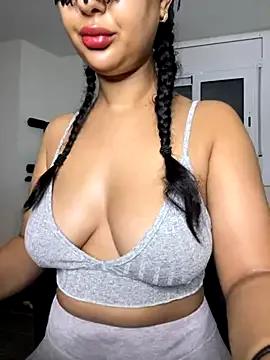 LOLO_QUEEN_ARABE on StripChat 