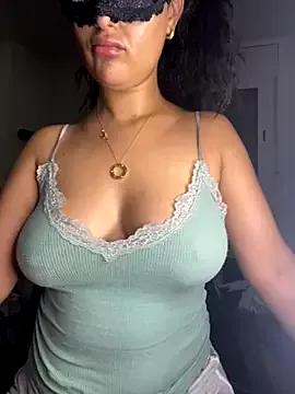 LOLO_QUEEN_ARABE on StripChat 