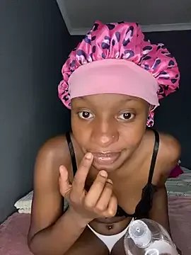 LonelyQueenxx25 — Freechat on StripChat