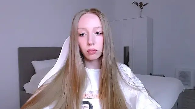 Luna_insniity — hand bra