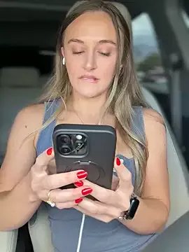 lunagirl13 on StripChat