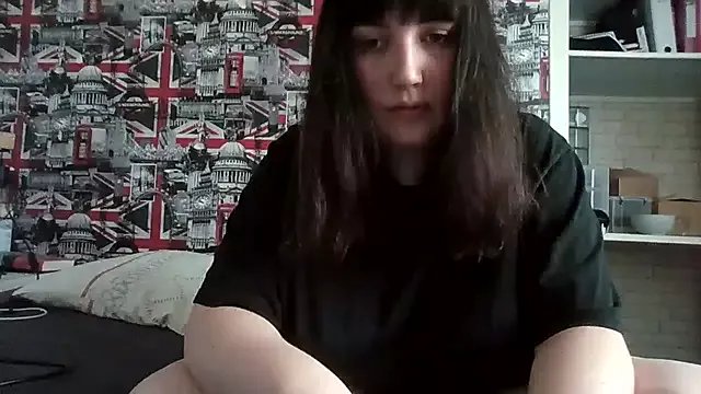 Lynylou on StripChat