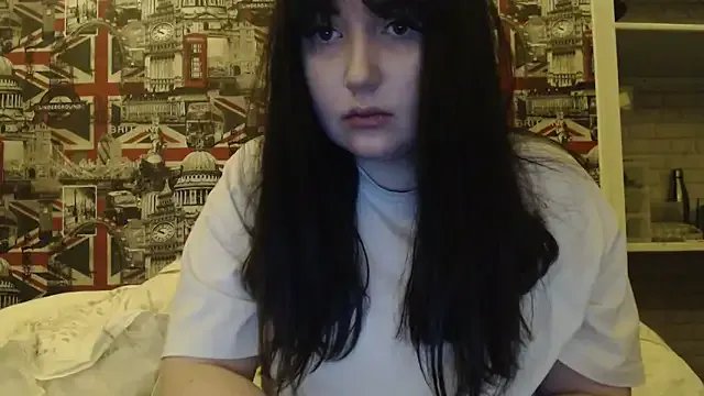 Lynylou — Play with boobs 