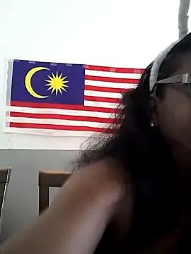 mamakarma1403 on StripChat 