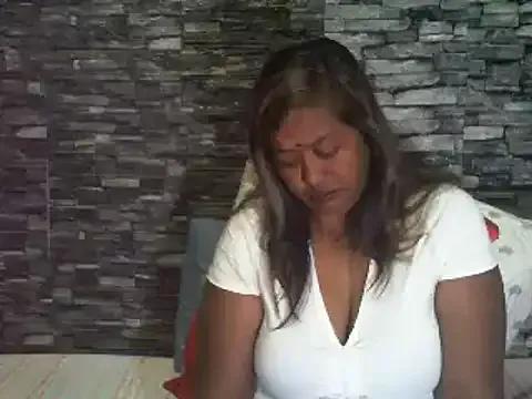 Mammabear_4u on StripChat 