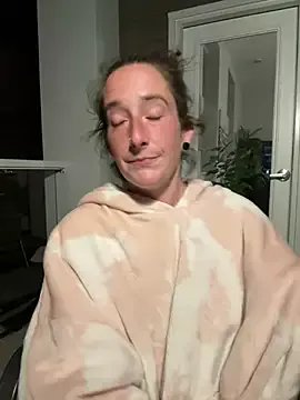 Mini_And_The_Bear on StripChat