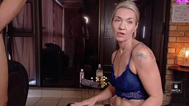 MissLMrJ on StripChat 