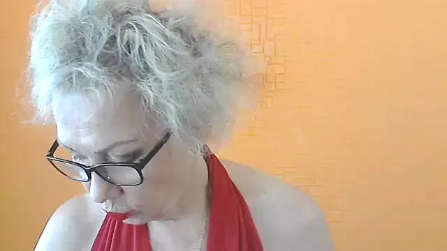 NessyJenixs on StripChat 