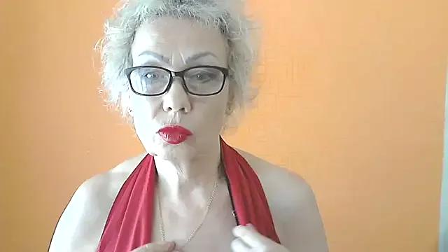 NessyJenixs on StripChat 