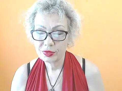 NessyJenixs on StripChat 