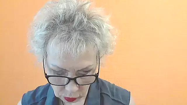NessyJenixs on StripChat 