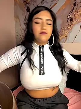Nicol_18s on StripChat