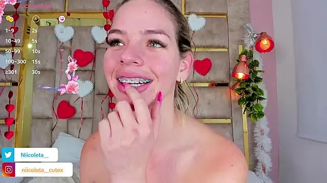 Niicoleta on StripChat 