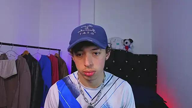 Otter_Star on StripChat 