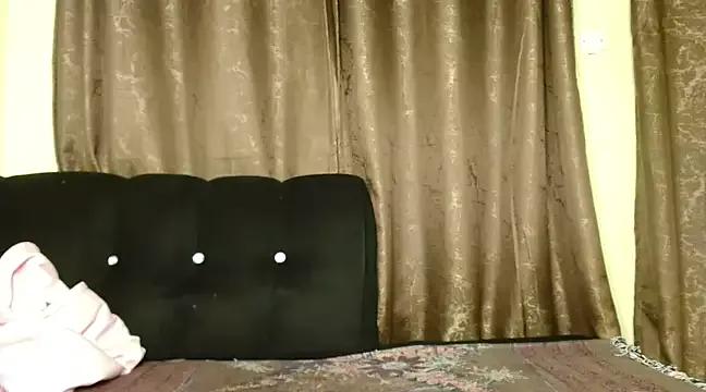queencydoll on StripChat 