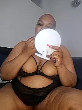 QUEENxJESSI on StripChat 