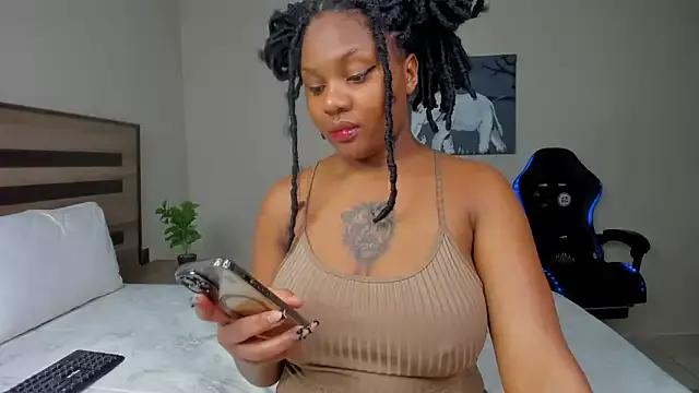 Renee-18 on StripChat 