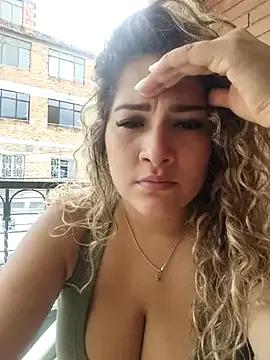 Sara_smiiith211 on StripChat 