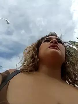 Sara_smiiith211 on StripChat 