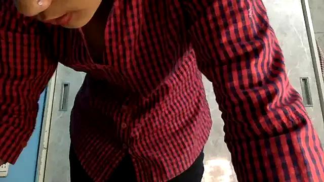School_girl21 on StripChat
