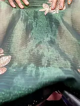 sexychutxxx7 on StripChat