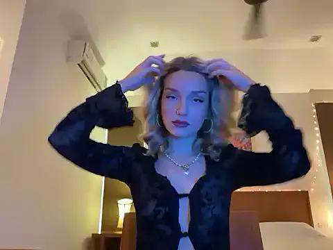 SirenaBelle on StripChat
