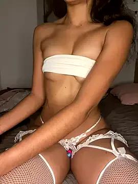 skinnydoll1017 on StripChat