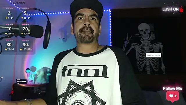 soyelcarlitos_ on StripChat