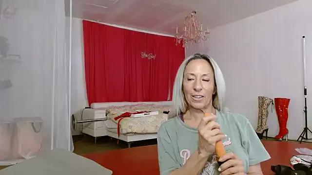 Sweet-Ginger on StripChat 