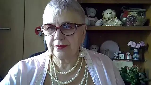 SweetCherry27 on StripChat