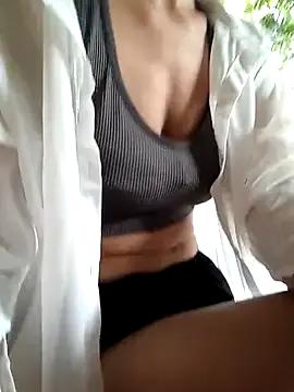 tara_0000 on StripChat 