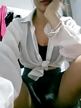 tara_0000 on StripChat 