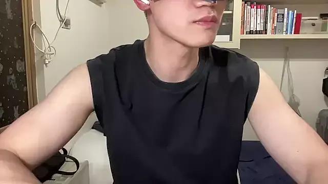 tomtom_henry on StripChat 