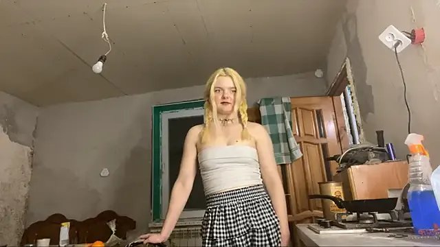 TuTimmer — I'll put a comb in my pussy