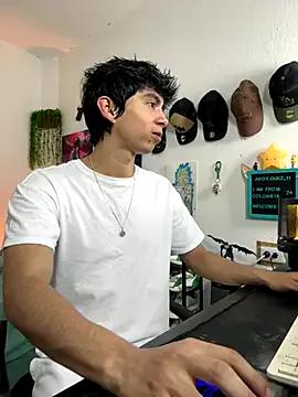 Yaiden_11 on StripChat
